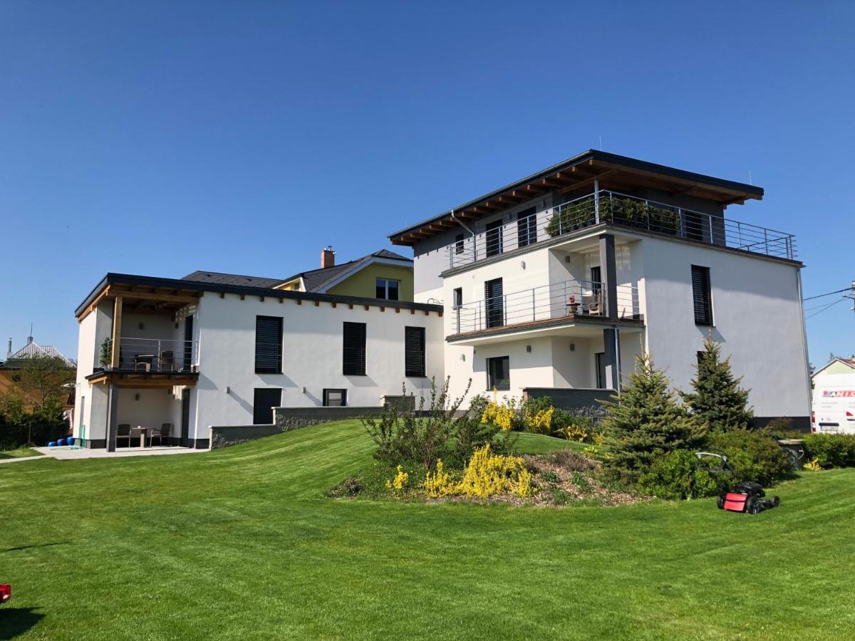 Anico Apartmany Dolni Benesov 外观 照片